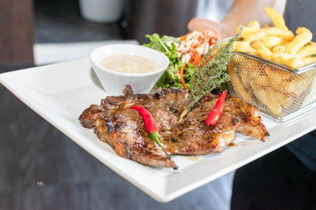 Steak Lounge